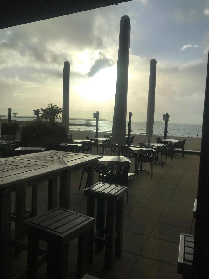 Bungalow Kleine Deichperle, Strand Und Deich In Unmittelbarer Naehe! Lemmer Buitenkant foto